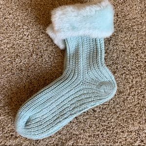 Faux fur blue knit socks